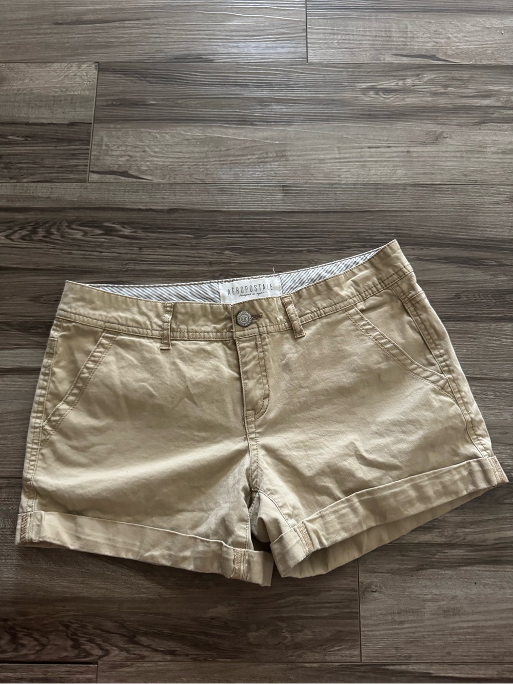 Aeropostale Women's Beige Cuffed Bermuda Shorts
